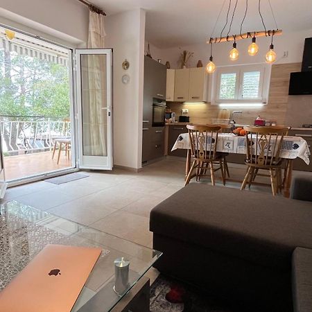 Sidus Maris, Spacious Seaside Apartment With Free Parking Martinscica  Ngoại thất bức ảnh