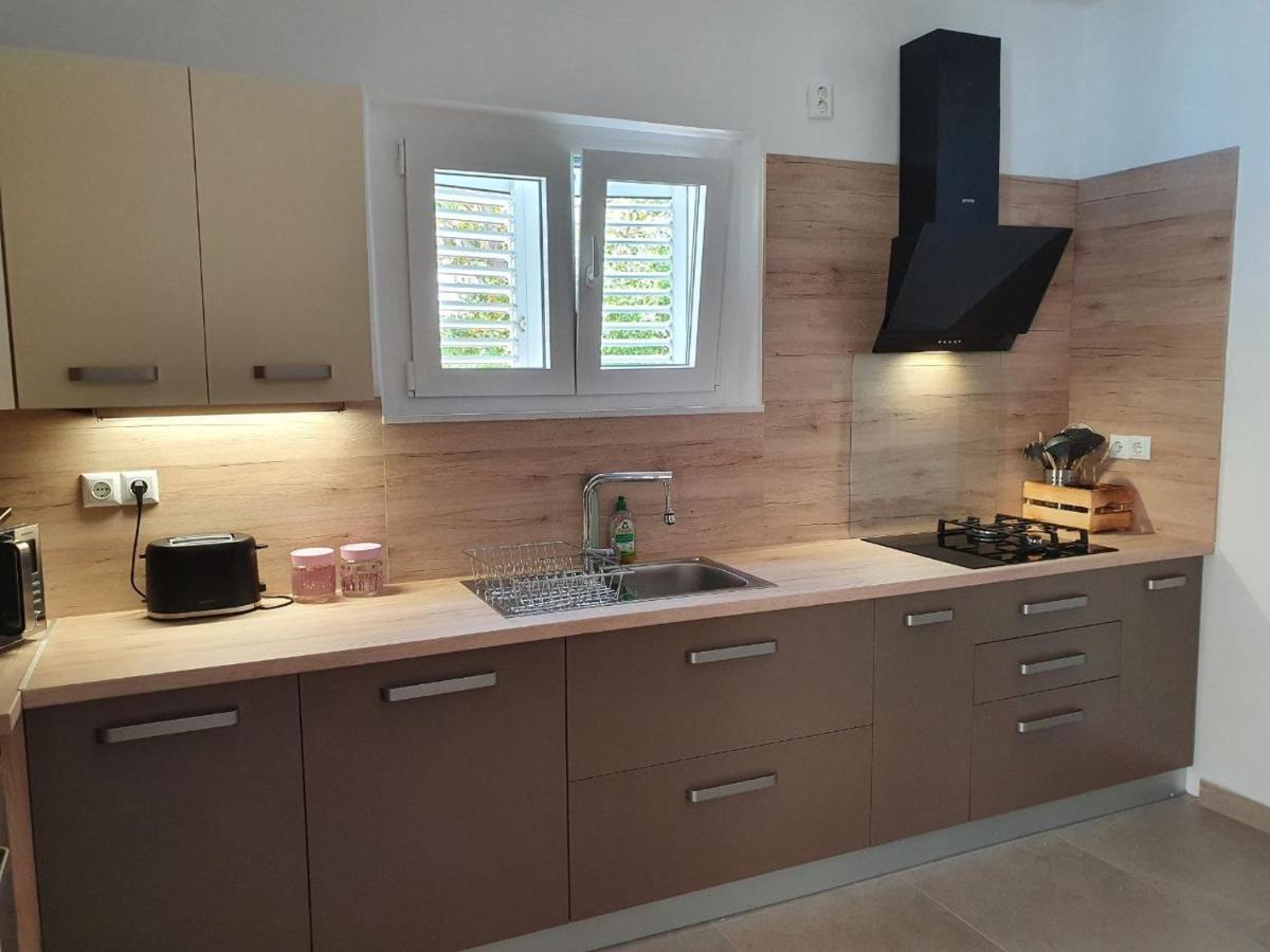 Sidus Maris, Spacious Seaside Apartment With Free Parking Martinscica  Ngoại thất bức ảnh