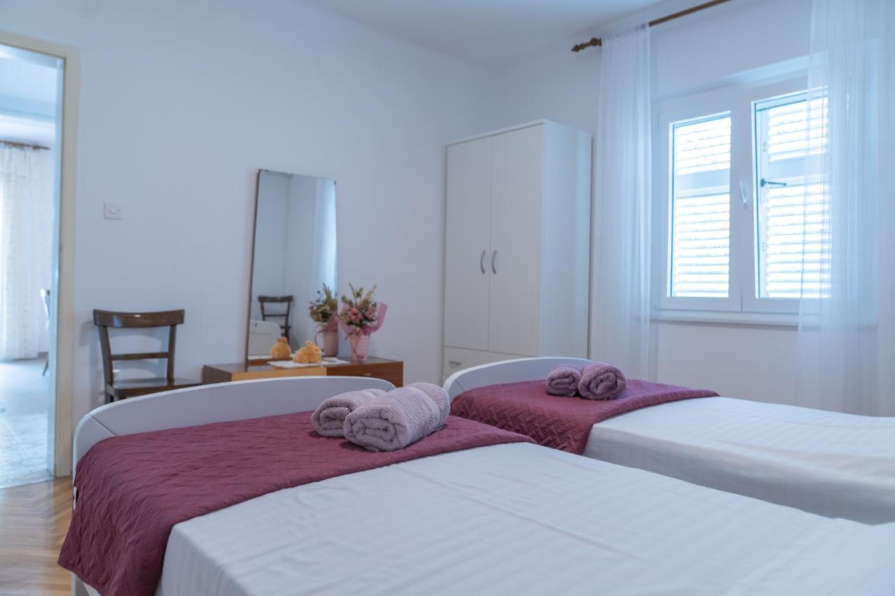 Sidus Maris, Spacious Seaside Apartment With Free Parking Martinscica  Ngoại thất bức ảnh